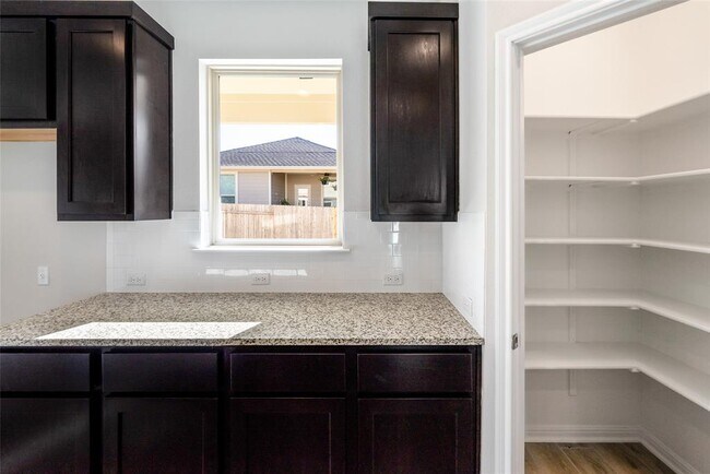 Building Photo - 104 Chalk Lake Cove