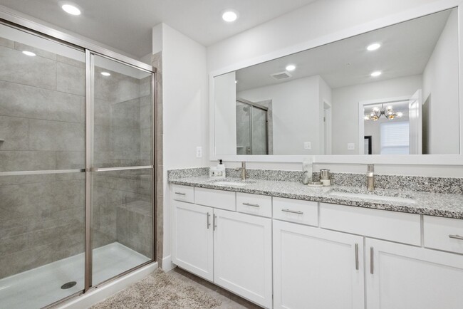 Building Photo - Spacious 3BR Townhome in Bryans Road