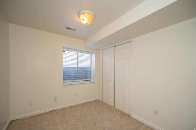 Building Photo - 8004 Old Barn Dr