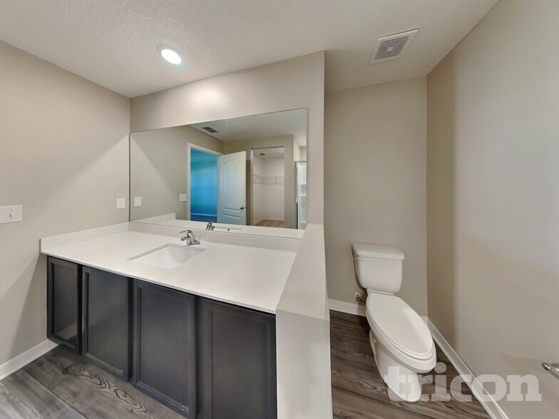 Building Photo - 449 Kensington View Dr