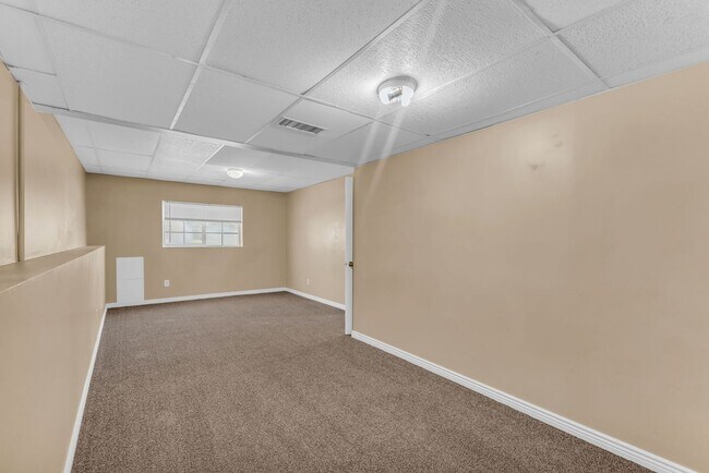 Building Photo - 68 S 1700 W