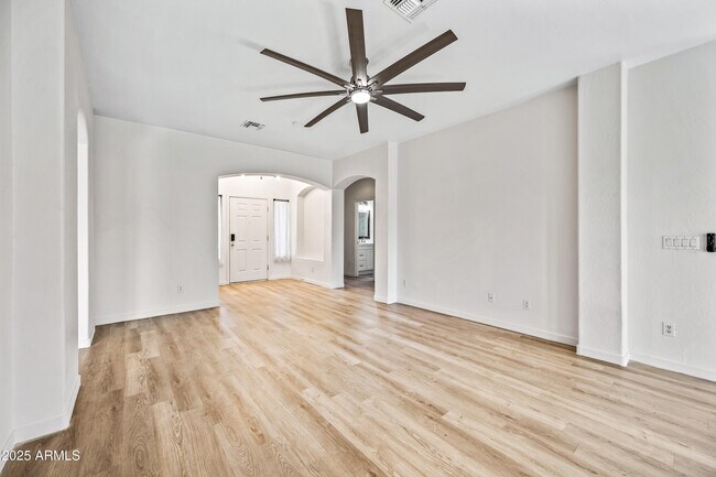 Building Photo - 1704 S 79th Glen