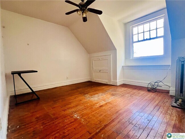 Building Photo - 226 N 13th St