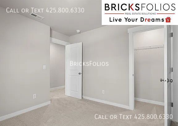 Building Photo - Captivating 5-Bedroom Home with Exceptional Features in Port Orchard.