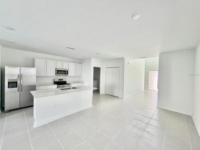 Building Photo - 1547 Jessica Blvd