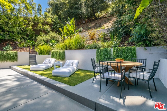 Building Photo - 9834 Wanda Park Dr