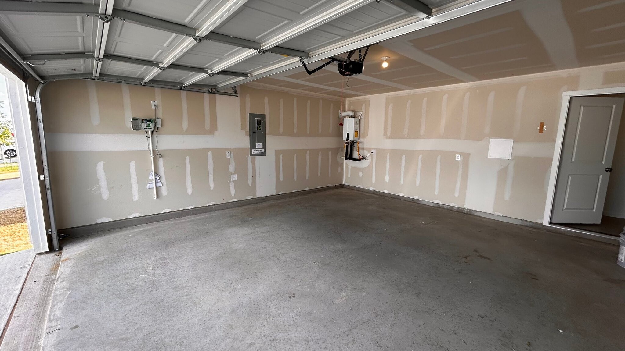 Building Photo - 3125 Campeiro Ave