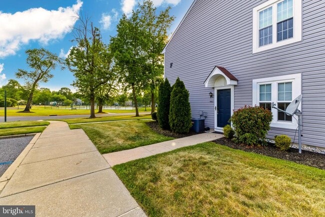 Building Photo - 441 Paddock Ct