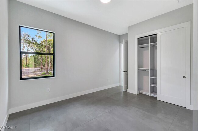 Building Photo - 3366 72nd Ave NE