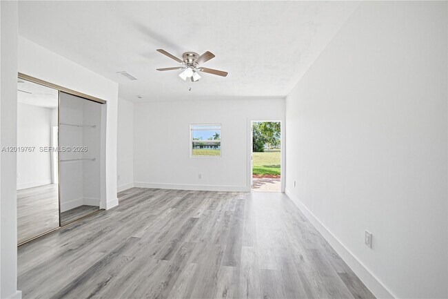 Building Photo - 5201 Yellow Pine Ln