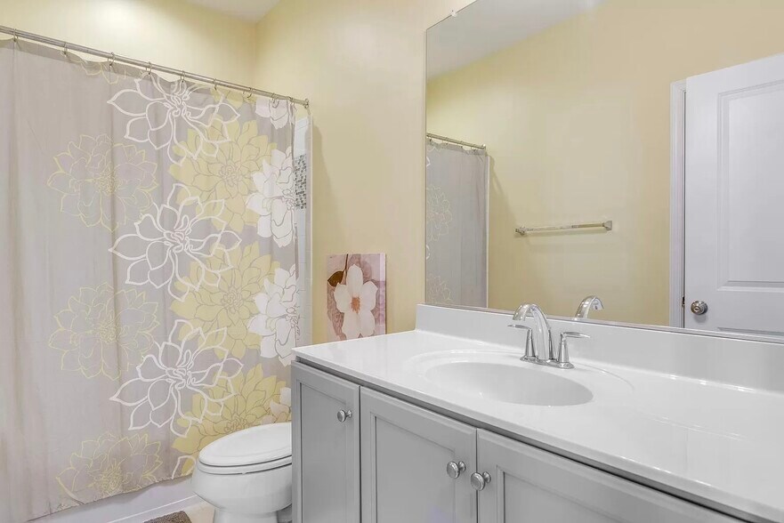 Guest bathroom - 23659 Turtle Point Ter