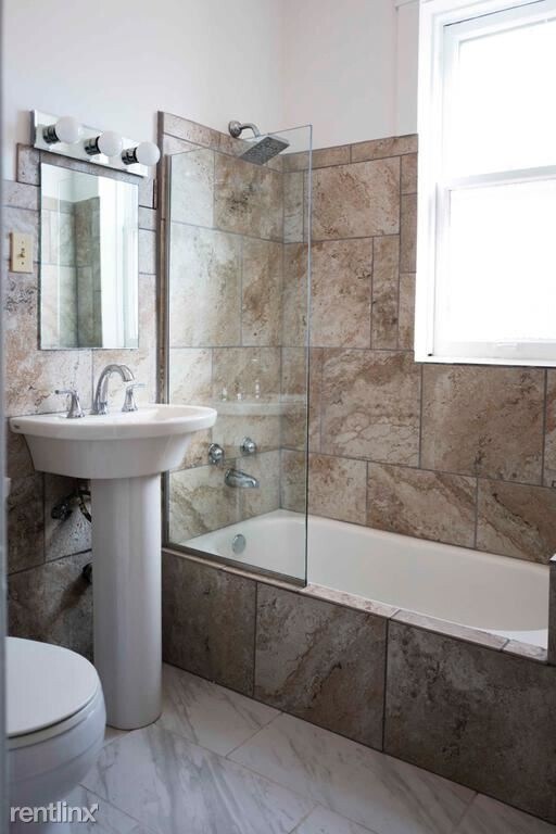 bathroom - 4120 N Wolcott Ave