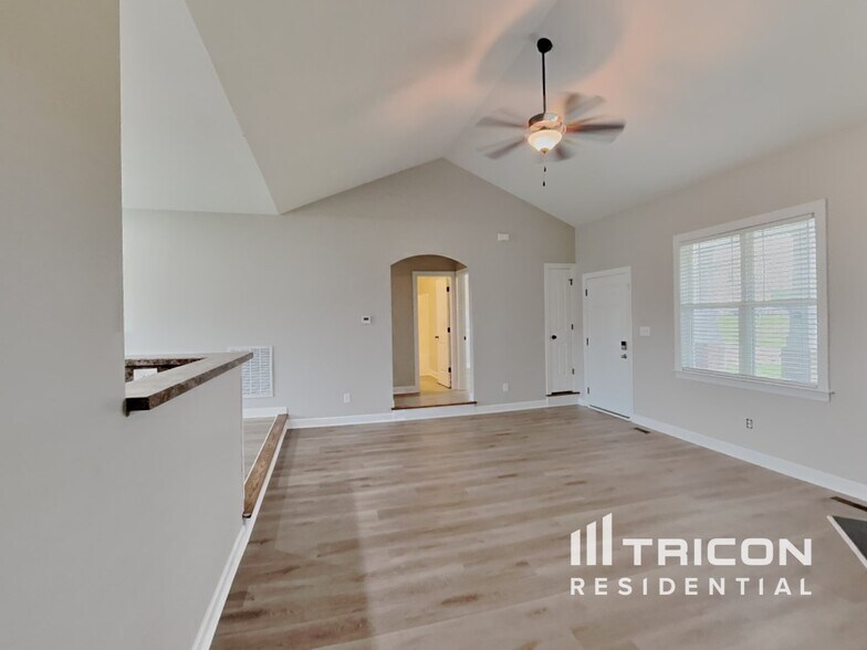 Building Photo - 54 Rocky Creek Ln