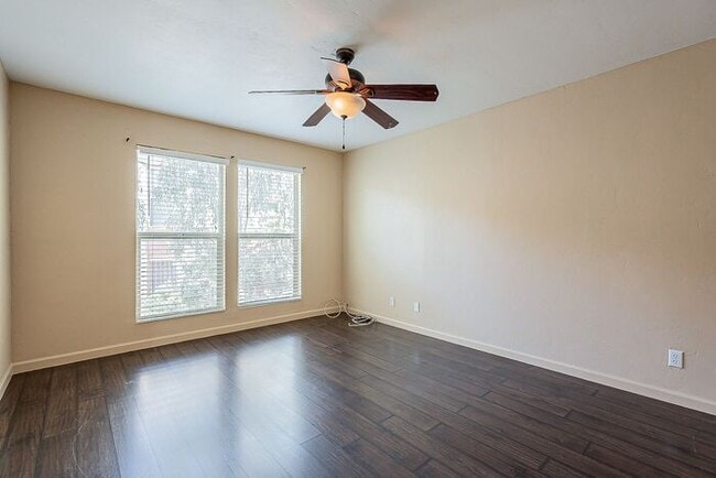 Building Photo - Spacious Upper-Level Retreat Minutes from TMC & St. Joseph’s