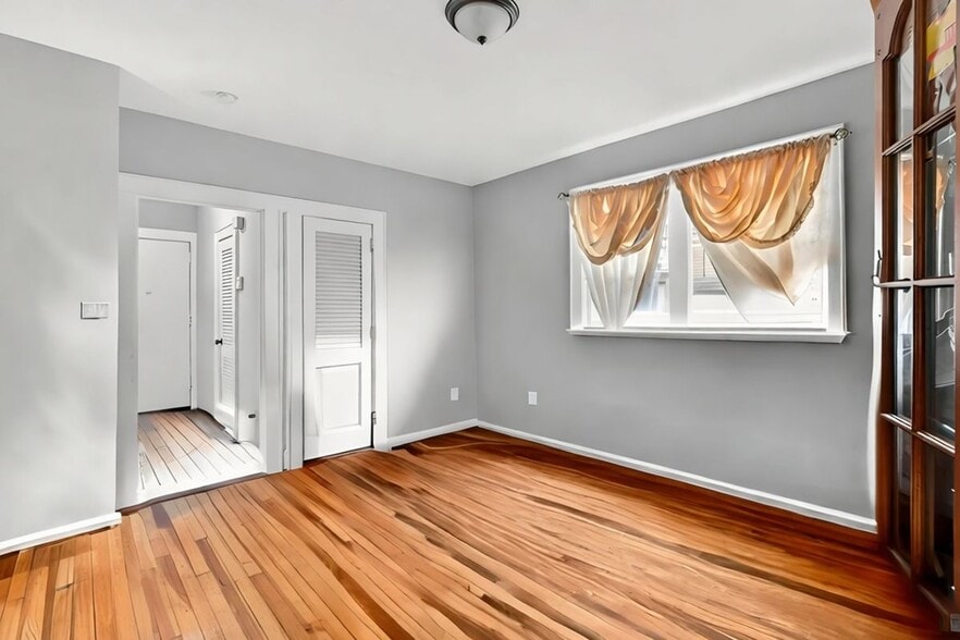 Building Photo - 1440 Wood Ave