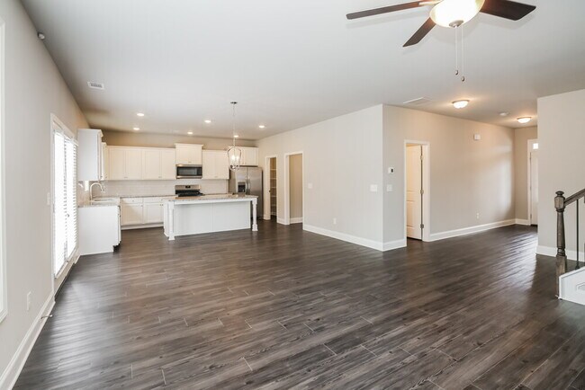 Building Photo - 3327 BRYANT Mdws Cir