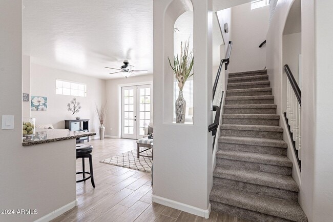 Building Photo - 445 W Mountain Sage Dr