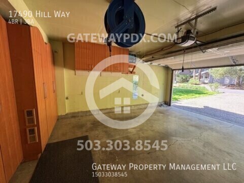 Building Photo - 17490 Hill Way
