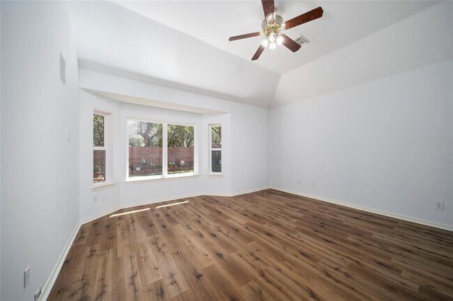 Building Photo - 2111 Scenic Hollow Ct