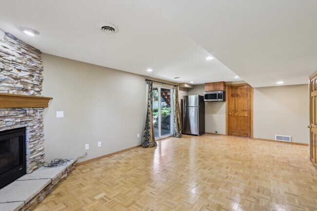 Building Photo - 7701 Twinflower Dr