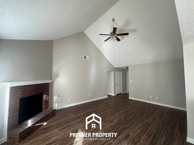 Building Photo - 7041 Ireland Dr