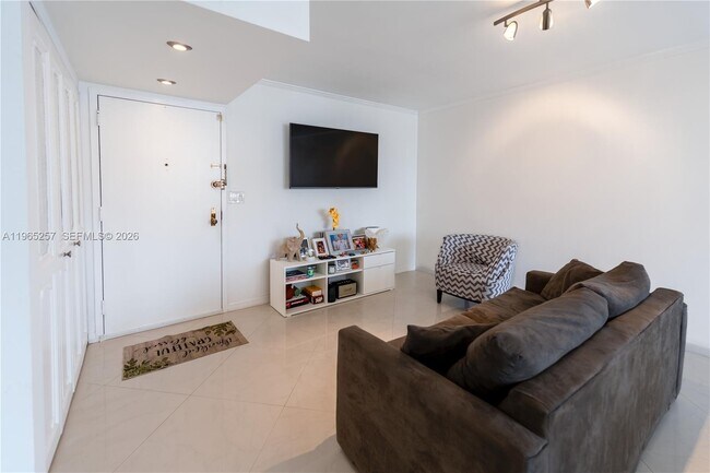 Building Photo - 17011 N Bay Rd