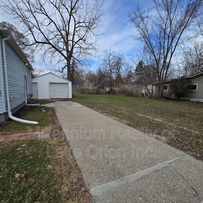 Building Photo - 715 Kenilworth Ave