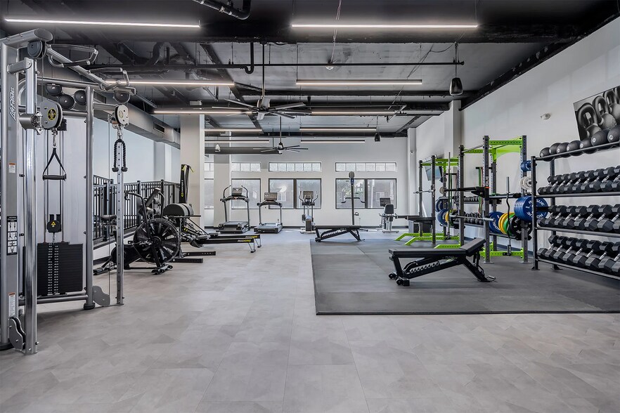 Building Photo - 210 W 5th Ave