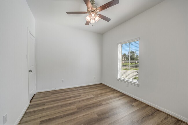 Building Photo - 11931 Pondwood Dr