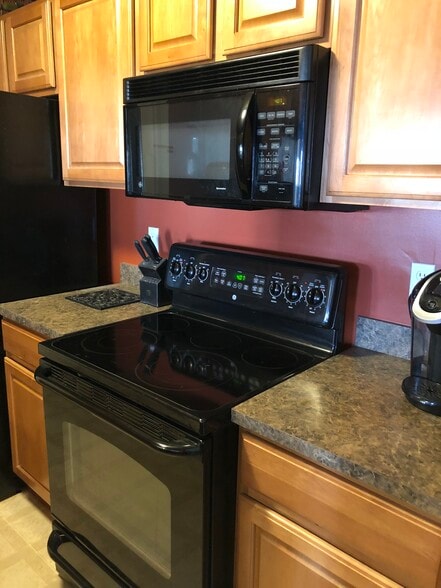 Building Photo - 52165 Naugatuck Dr