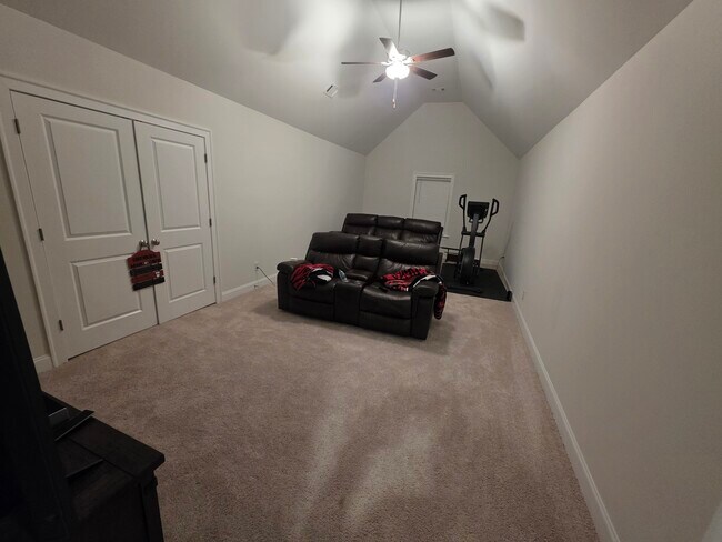 Building Photo - 432 Setter Trail