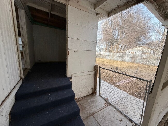 Building Photo - 2 Bedroom 1.5 Semi-Rural Mobile Home with Workshop on Large Lot