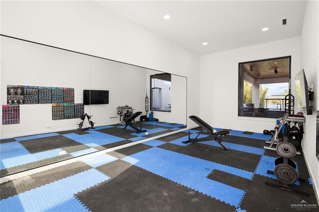 Building Photo - 43 Antigua Dr