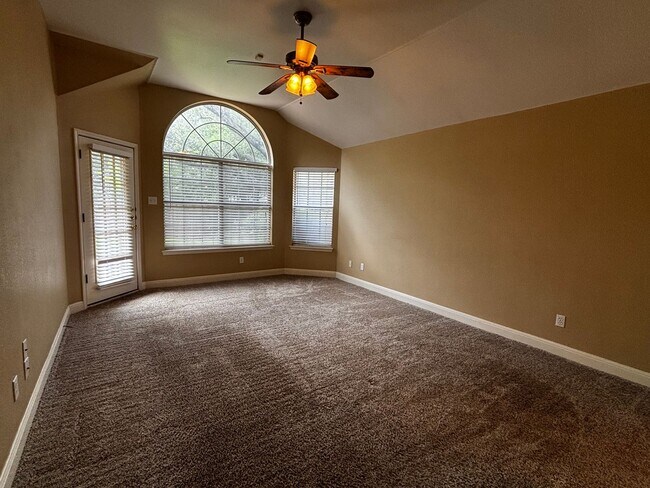 Building Photo - Beautiful 4 bed home in Round Rock