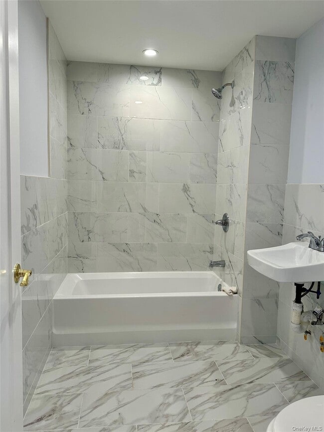 Building Photo - 442 Fountain Ave