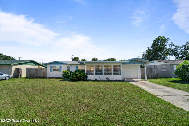 Building Photo - 219 Narvaez Dr