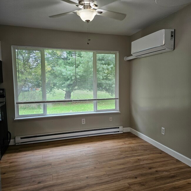 Building Photo - 2931 Spring Hill Dr