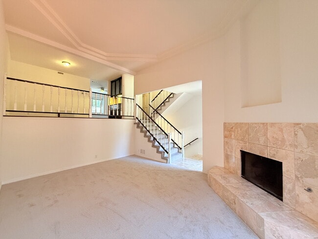 Building Photo - Spacious Carlsbad Townhouse: Spacious 2-Be...