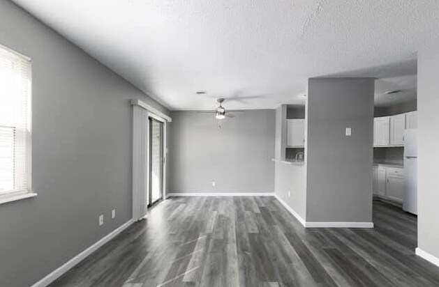 Building Photo - 472 Cedarview Ct