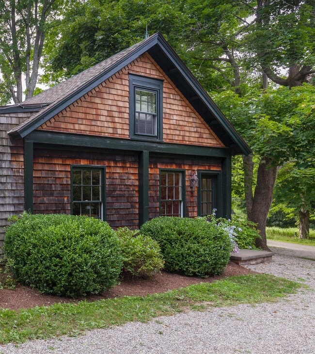 Building Photo - 8 Old Killearn Rd