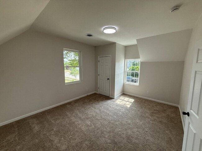 Building Photo - 626 Bower St