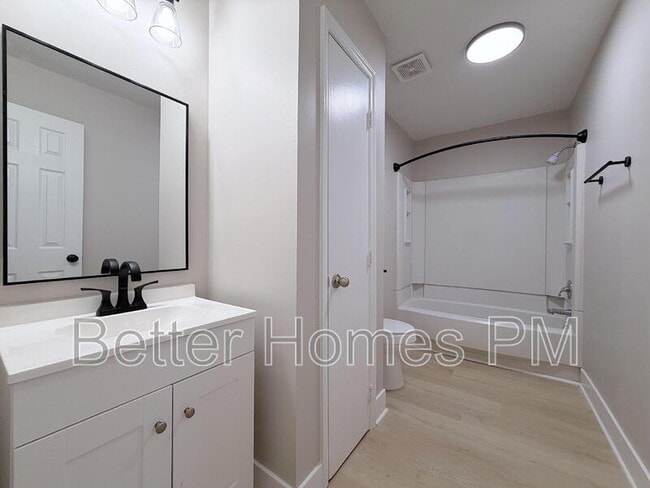 Building Photo - 104 Stowe Pl