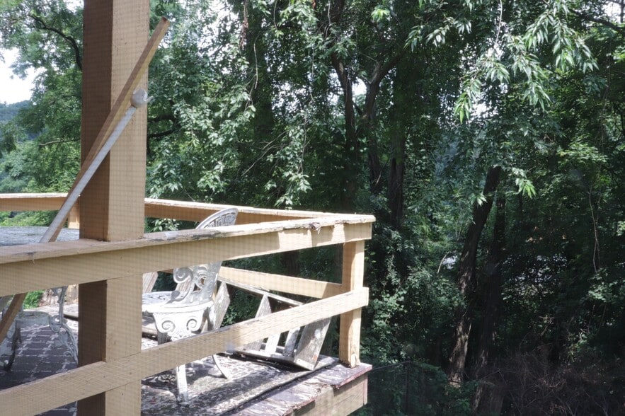 Building Photo - 1033 Flemington St