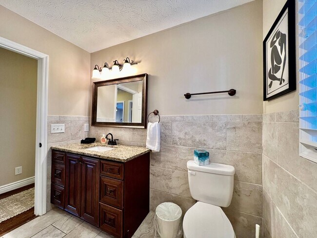 Building Photo - Executive home in West Chester Game Room Hot Tub