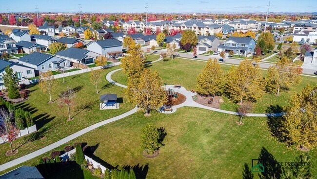 Building Photo - 4 Bed 2 Bath home for rent