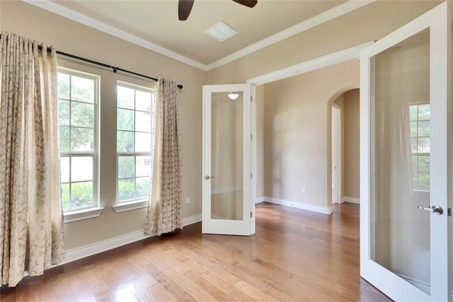 Building Photo - 15012 Iveans Way