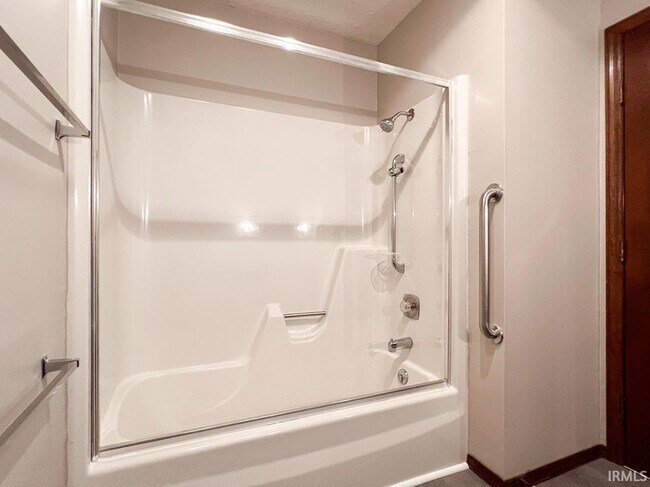 Building Photo - 1633 Greenfield Ct