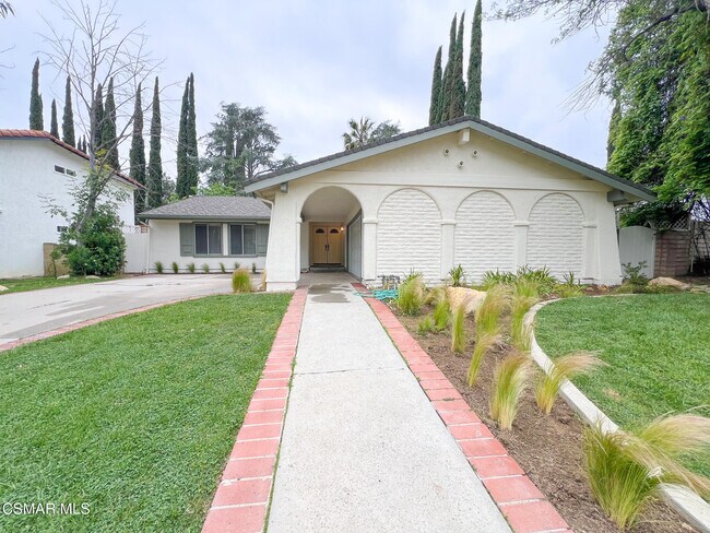 Building Photo - 185 N Sabra Ave