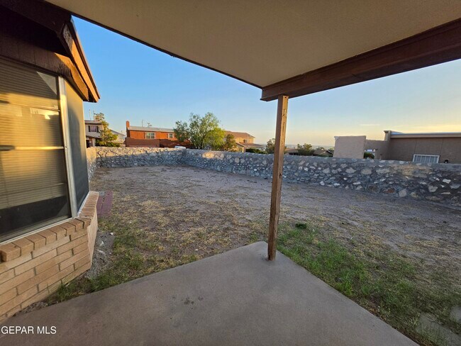 Building Photo - 217 Palmary Dr