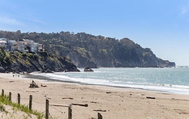 Building Photo - 305 23rd Ave